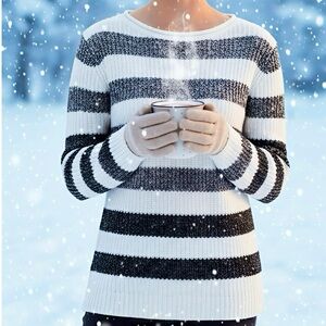 Women's Classic Striped Sweater - Black and white